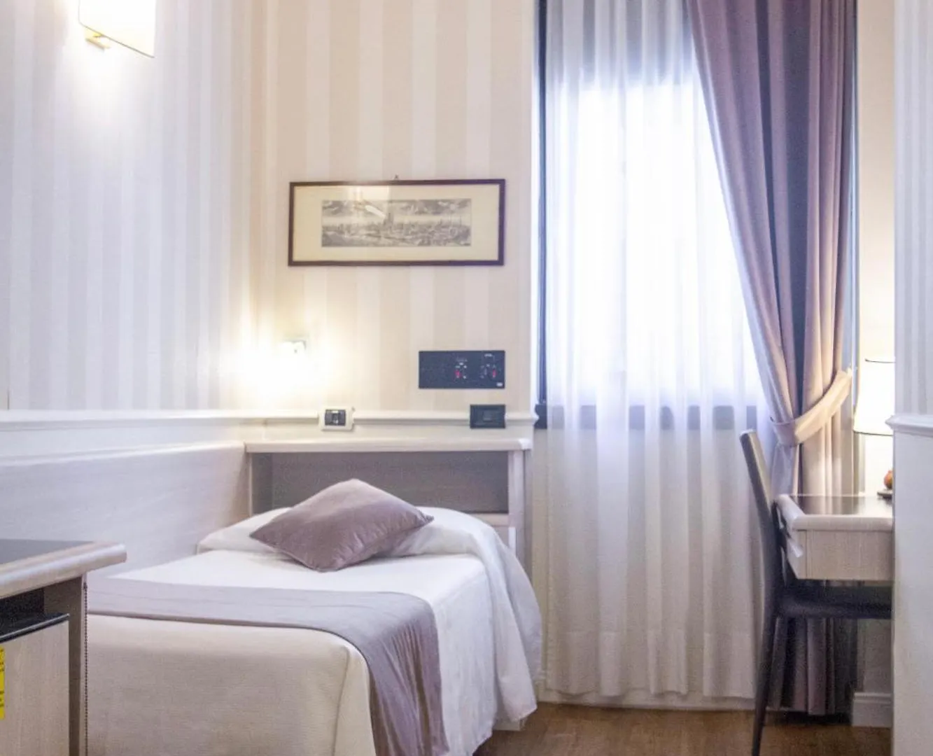 ***  Hotel Flora Milano İtalya